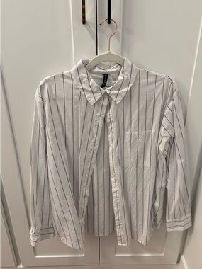 Divided White Button-Up Shirt | Dark Gray Pinstripes